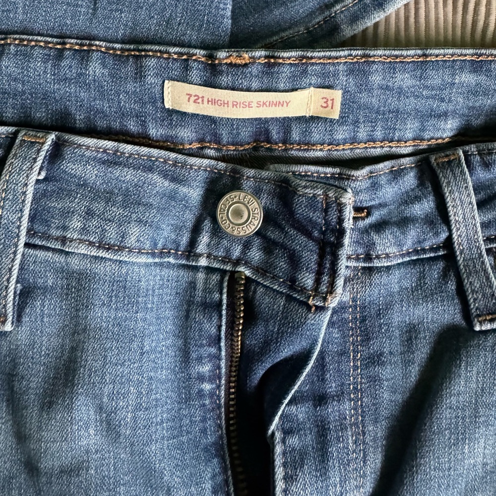 LEVI’S- 724 and 721 Jeans - Total of 3. Size 31 in 3 washes. worn 1-2 times - Picture 6 of 7